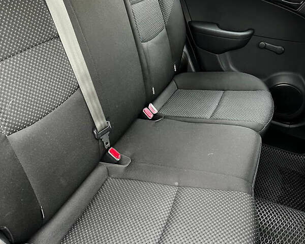 Серый Хендай i30, объемом двигателя 1.58 л и пробегом 284 тыс. км за 6200 $, фото 7 на Automoto.ua