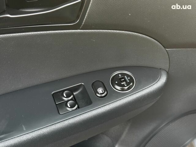 Серый Хендай i30, объемом двигателя 1.4 л и пробегом 162 тыс. км за 6490 $, фото 12 на Automoto.ua