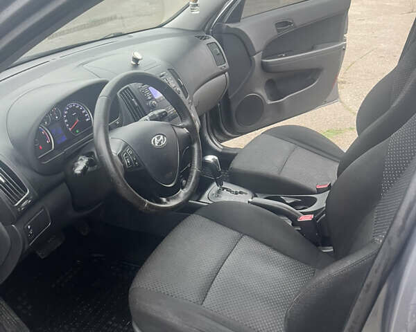 Серый Хендай i30, объемом двигателя 1.58 л и пробегом 191 тыс. км за 7000 $, фото 10 на Automoto.ua