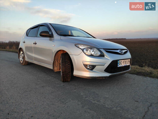 Серый Хендай i30, объемом двигателя 1.58 л и пробегом 125 тыс. км за 6700 $, фото 12 на Automoto.ua