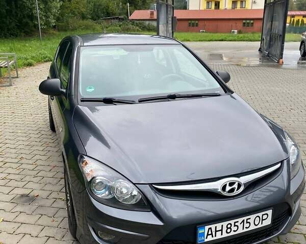 Сірий Хендай i30, об'ємом двигуна 1.4 л та пробігом 176 тис. км за 7000 $, фото 6 на Automoto.ua