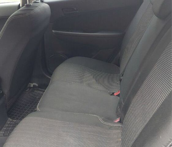 Сірий Хендай i30, об'ємом двигуна 1.6 л та пробігом 252 тис. км за 6600 $, фото 8 на Automoto.ua