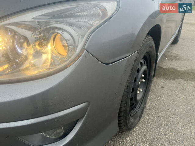 Серый Хендай i30, объемом двигателя 1.58 л и пробегом 191 тыс. км за 7000 $, фото 17 на Automoto.ua
