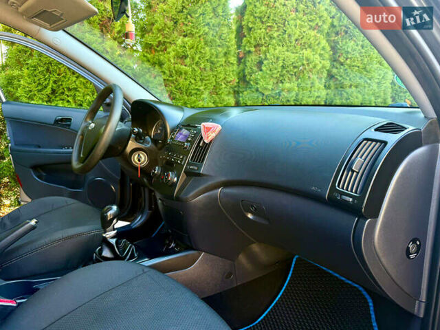 Хендай i30 2011 в Трускавце на Automoto.ua Серый Хендай i30, объемом двигателя 1.4 л и пробегом 177 тыс. км за 5950 $, фото 42 на Automoto.ua