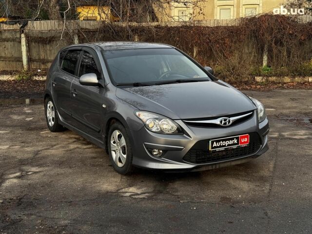 Серый Хендай i30, объемом двигателя 1.4 л и пробегом 162 тыс. км за 6490 $, фото 2 на Automoto.ua