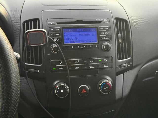 Серый Хендай i30, объемом двигателя 1.4 л и пробегом 162 тыс. км за 6490 $, фото 16 на Automoto.ua