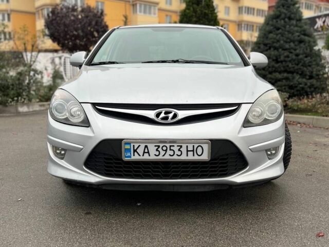 Серый Хендай i30, объемом двигателя 1.6 л и пробегом 284 тыс. км за 6200 $, фото 2 на Automoto.ua