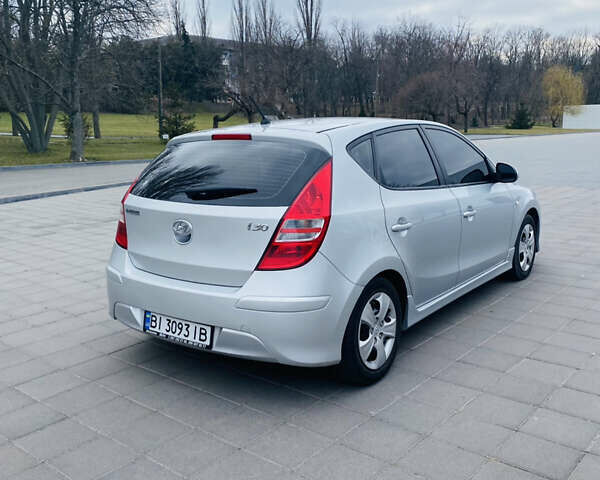 Сірий Хендай i30, об'ємом двигуна 1.58 л та пробігом 235 тис. км за 7200 $, фото 28 на Automoto.ua