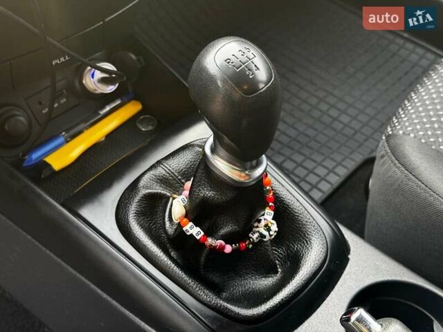 Сірий Хендай i30, об'ємом двигуна 1.4 л та пробігом 162 тис. км за 6490 $, фото 15 на Automoto.ua