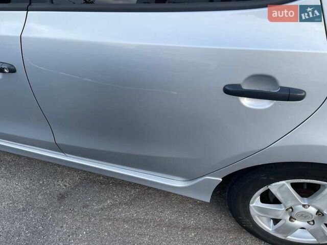 Сірий Хендай i30, об'ємом двигуна 1.4 л та пробігом 166 тис. км за 6300 $, фото 9 на Automoto.ua