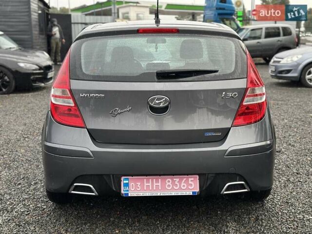 Серый Хендай i30, объемом двигателя 1.6 л и пробегом 208 тыс. км за 6300 $, фото 4 на Automoto.ua
