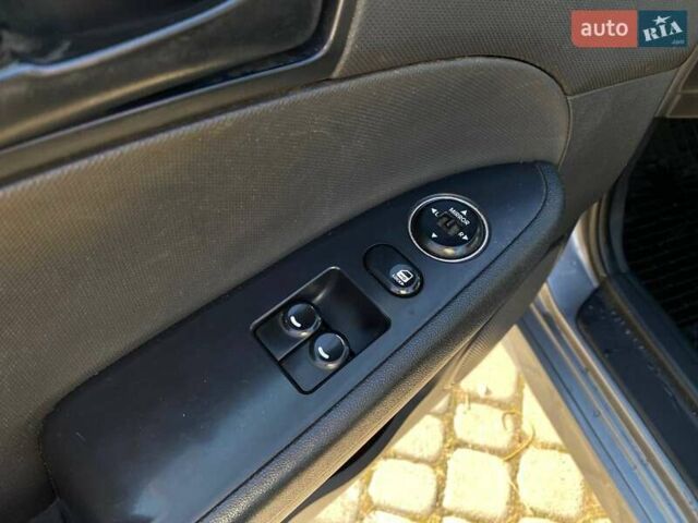 Серый Хендай i30, объемом двигателя 1.59 л и пробегом 269 тыс. км за 6500 $, фото 10 на Automoto.ua