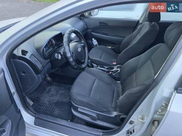 Серый Хендай i30, объемом двигателя 1.4 л и пробегом 295 тыс. км за 6200 $, фото 7 на Automoto.ua