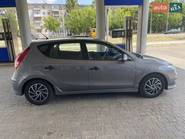 Сірий Хендай i30, об'ємом двигуна 1.4 л та пробігом 136 тис. км за 7200 $, фото 4 на Automoto.ua