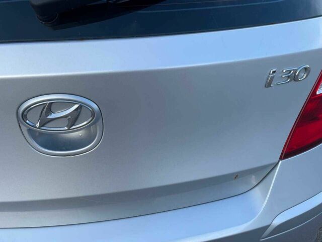 Серый Хендай i30, объемом двигателя 1.4 л и пробегом 167 тыс. км за 5600 $, фото 11 на Automoto.ua