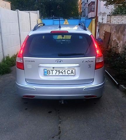 Сірий Хендай i30, об'ємом двигуна 16 л та пробігом 280 тис. км за 6500 $, фото 6 на Automoto.ua