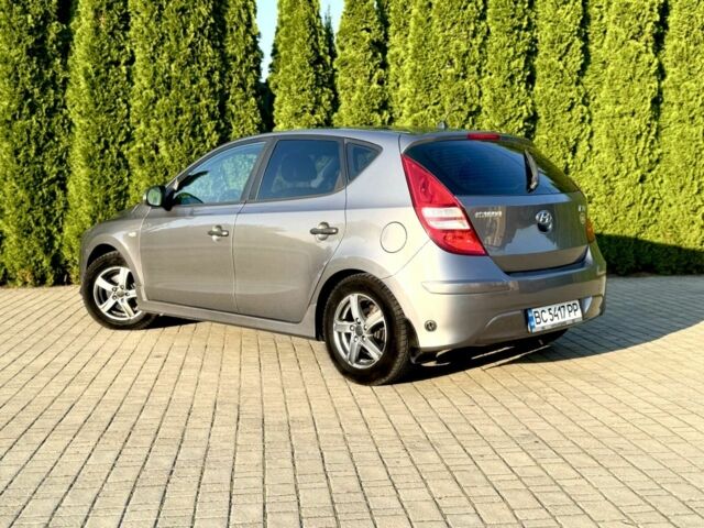 Серый Хендай i30, объемом двигателя 1.4 л и пробегом 161 тыс. км за 5999 $, фото 6 на Automoto.ua