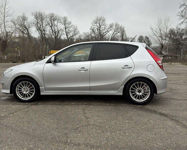 Серый Хендай i30, объемом двигателя 1.58 л и пробегом 269 тыс. км за 6200 $, фото 9 на Automoto.ua