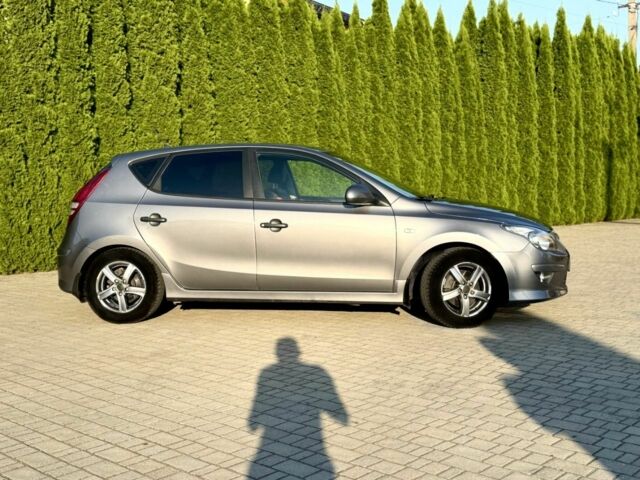 Серый Хендай i30, объемом двигателя 1.4 л и пробегом 161 тыс. км за 5999 $, фото 5 на Automoto.ua