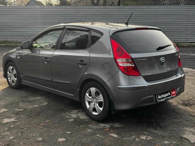 Серый Хендай i30, объемом двигателя 1.4 л и пробегом 162 тыс. км за 6490 $, фото 4 на Automoto.ua