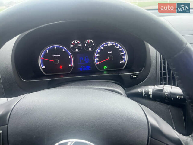 Серый Хендай i30, объемом двигателя 1.58 л и пробегом 191 тыс. км за 7000 $, фото 13 на Automoto.ua
