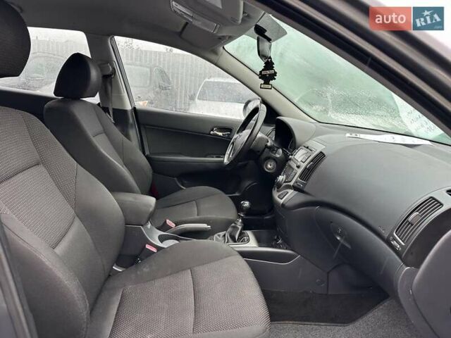 Серый Хендай i30, объемом двигателя 1.6 л и пробегом 208 тыс. км за 6300 $, фото 19 на Automoto.ua