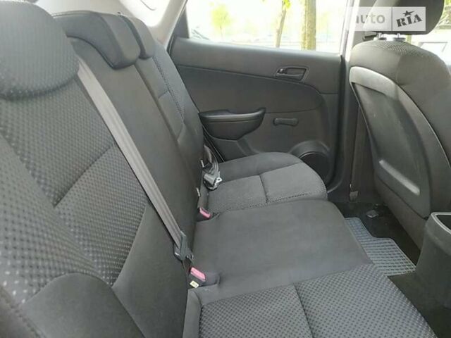 Серый Хендай i30, объемом двигателя 1.4 л и пробегом 146 тыс. км за 6399 $, фото 8 на Automoto.ua