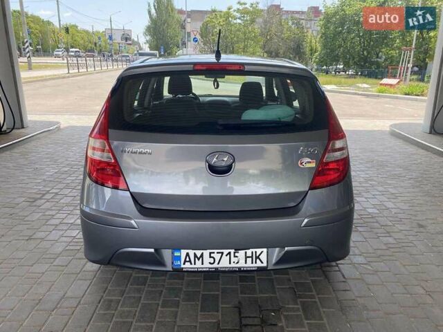 Сірий Хендай i30, об'ємом двигуна 1.4 л та пробігом 136 тис. км за 7200 $, фото 7 на Automoto.ua