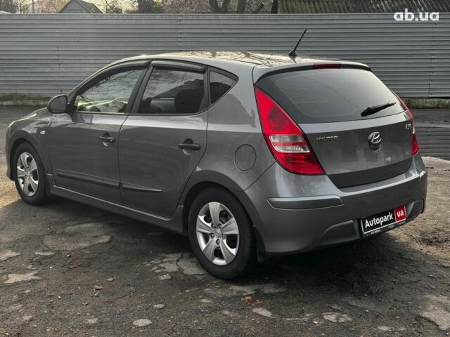 Серый Хендай i30, объемом двигателя 1.4 л и пробегом 162 тыс. км за 6490 $, фото 4 на Automoto.ua