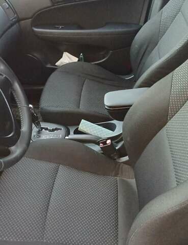 Серый Хендай i30, объемом двигателя 1.58 л и пробегом 230 тыс. км за 7600 $, фото 25 на Automoto.ua