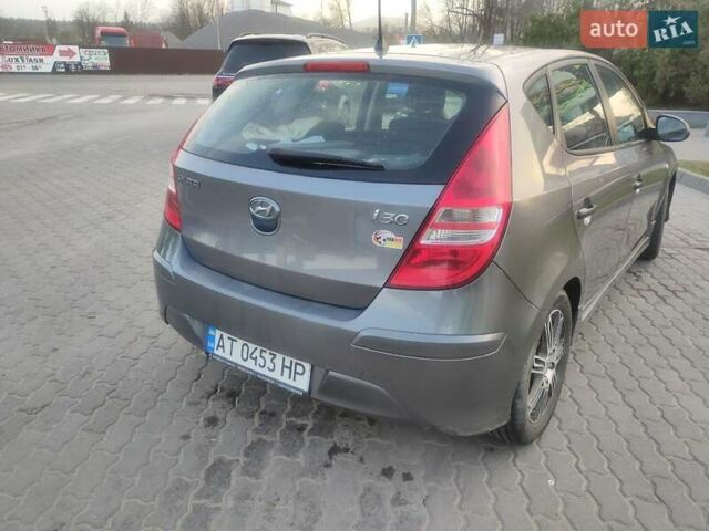 Серый Хендай i30, объемом двигателя 1.4 л и пробегом 151 тыс. км за 6900 $, фото 4 на Automoto.ua