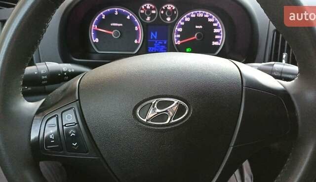 Серый Хендай i30, объемом двигателя 1.58 л и пробегом 230 тыс. км за 7600 $, фото 18 на Automoto.ua