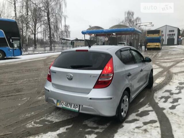 Серый Хендай i30, объемом двигателя 1.4 л и пробегом 235 тыс. км за 5700 $, фото 6 на Automoto.ua