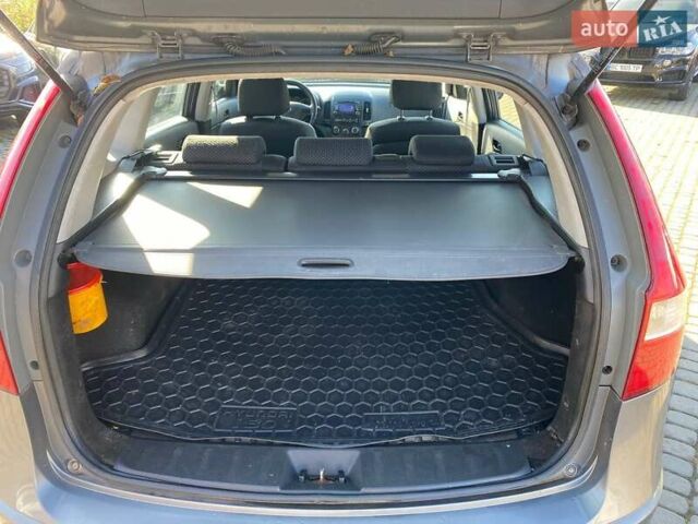 Серый Хендай i30, объемом двигателя 1.59 л и пробегом 269 тыс. км за 6500 $, фото 24 на Automoto.ua