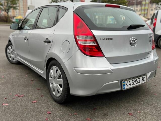 Серый Хендай i30, объемом двигателя 1.6 л и пробегом 284 тыс. км за 6200 $, фото 3 на Automoto.ua
