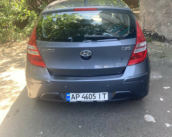 Серый Хендай i30, объемом двигателя 1.59 л и пробегом 181 тыс. км за 7500 $, фото 2 на Automoto.ua