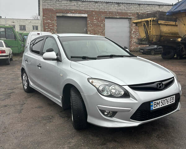 Серый Хендай i30, объемом двигателя 1.4 л и пробегом 300 тыс. км за 6200 $, фото 2 на Automoto.ua