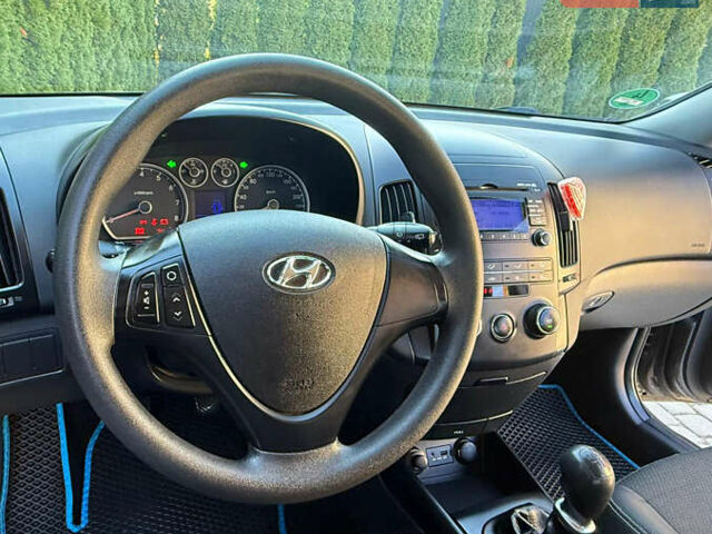 Хендай i30 2011 в Трускавце на Automoto.ua Серый Хендай i30, объемом двигателя 1.4 л и пробегом 177 тыс. км за 5950 $, фото 56 на Automoto.ua
