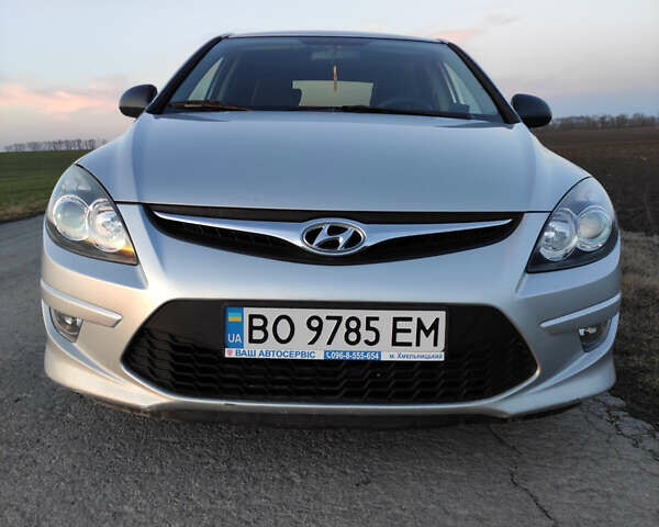Серый Хендай i30, объемом двигателя 1.58 л и пробегом 125 тыс. км за 6700 $, фото 7 на Automoto.ua