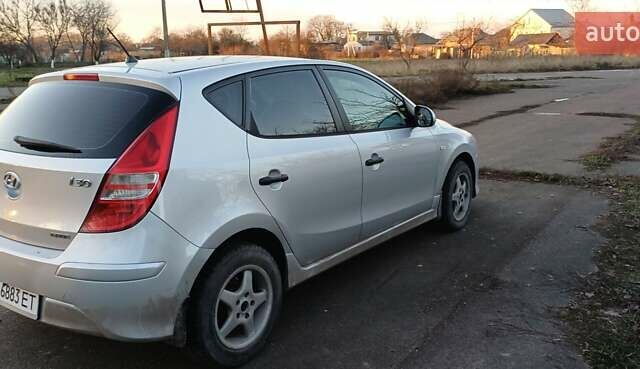 Серый Хендай i30, объемом двигателя 1.58 л и пробегом 230 тыс. км за 7600 $, фото 11 на Automoto.ua