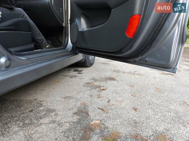 Серый Хендай i30, объемом двигателя 1.4 л и пробегом 161 тыс. км за 6400 $, фото 6 на Automoto.ua