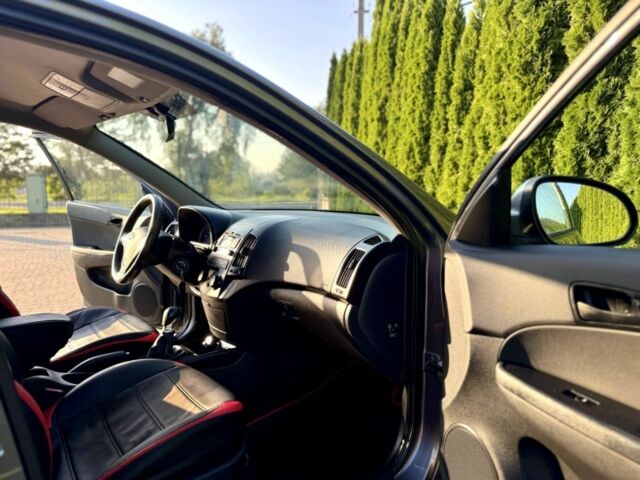Серый Хендай i30, объемом двигателя 1.4 л и пробегом 161 тыс. км за 5999 $, фото 15 на Automoto.ua