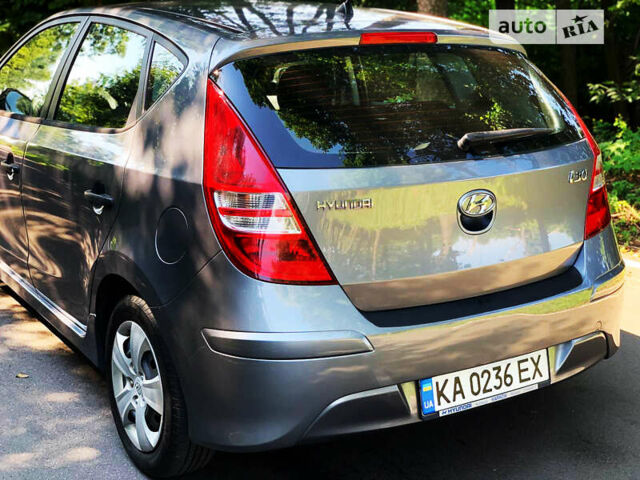 Серый Хендай i30, объемом двигателя 1.4 л и пробегом 120 тыс. км за 6700 $, фото 4 на Automoto.ua