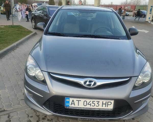 Серый Хендай i30, объемом двигателя 1.4 л и пробегом 151 тыс. км за 6900 $, фото 1 на Automoto.ua