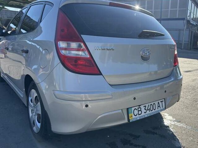 Серый Хендай i30, объемом двигателя 1.6 л и пробегом 53 тыс. км за 7800 $, фото 4 на Automoto.ua