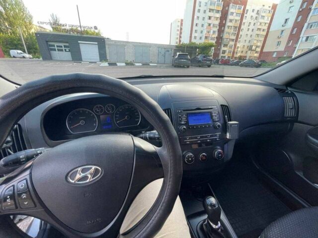 Серый Хендай i30, объемом двигателя 1.4 л и пробегом 167 тыс. км за 5600 $, фото 18 на Automoto.ua