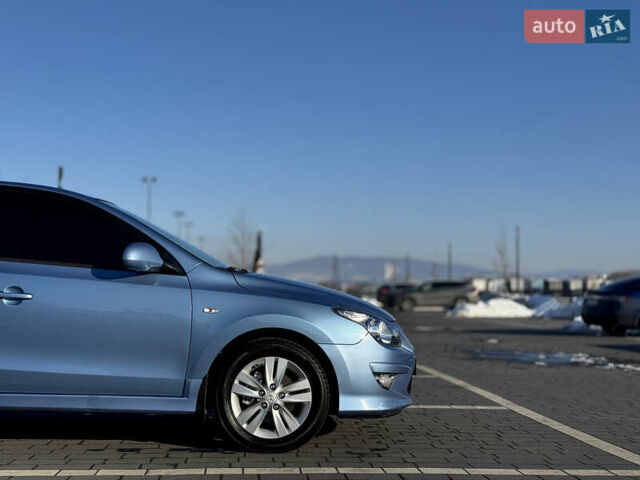 Серый Хендай i30, объемом двигателя 1.59 л и пробегом 217 тыс. км за 7900 $, фото 4 на Automoto.ua