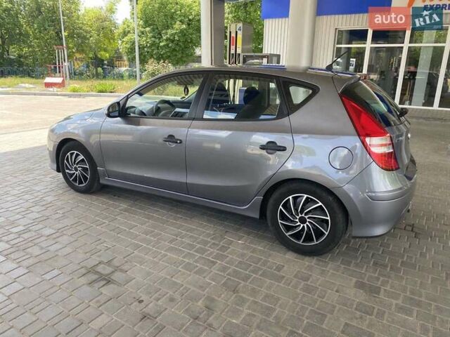 Сірий Хендай i30, об'ємом двигуна 1.4 л та пробігом 136 тис. км за 7200 $, фото 9 на Automoto.ua
