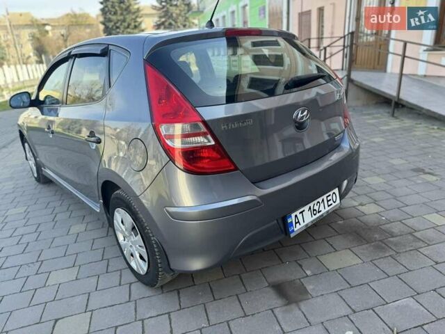 Сірий Хендай i30, об'ємом двигуна 1.58 л та пробігом 180 тис. км за 6700 $, фото 11 на Automoto.ua