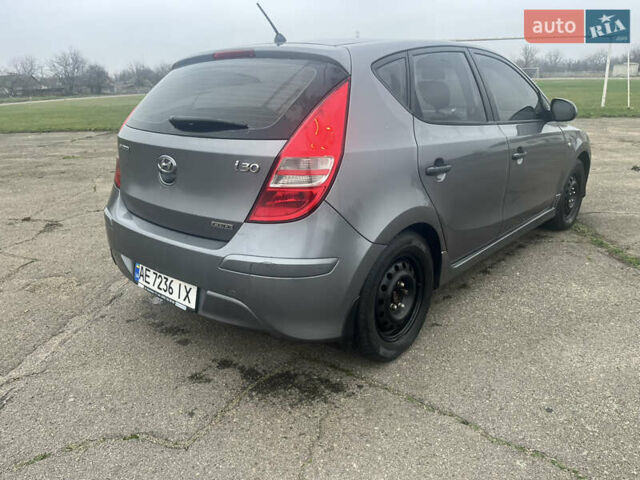 Серый Хендай i30, объемом двигателя 1.58 л и пробегом 191 тыс. км за 7000 $, фото 4 на Automoto.ua
